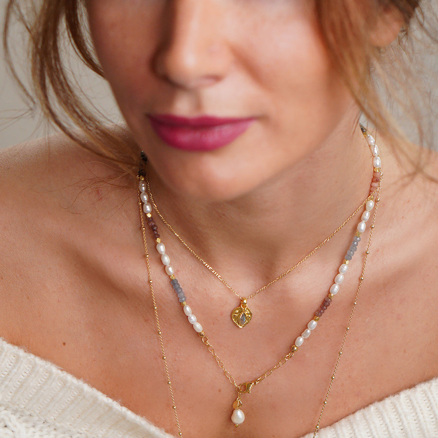 'Pearl Romance' Süßwasserperlen Halskette mit Jadesteinen