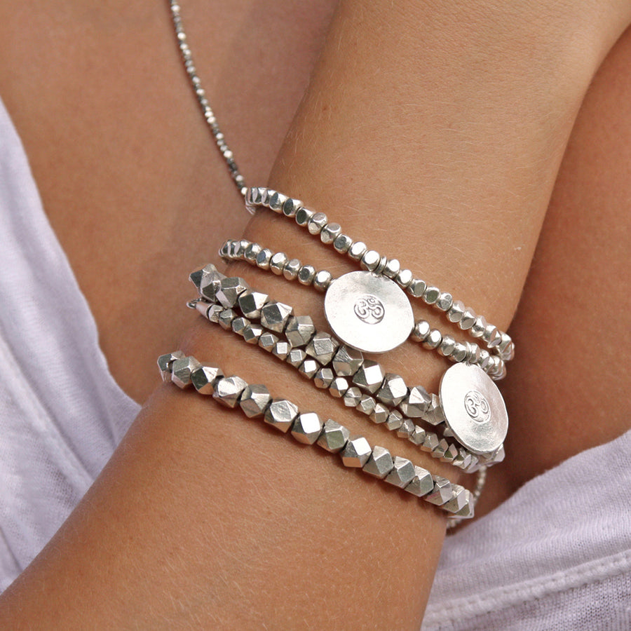 Silber Energie Armband mit großen Nuggets.
